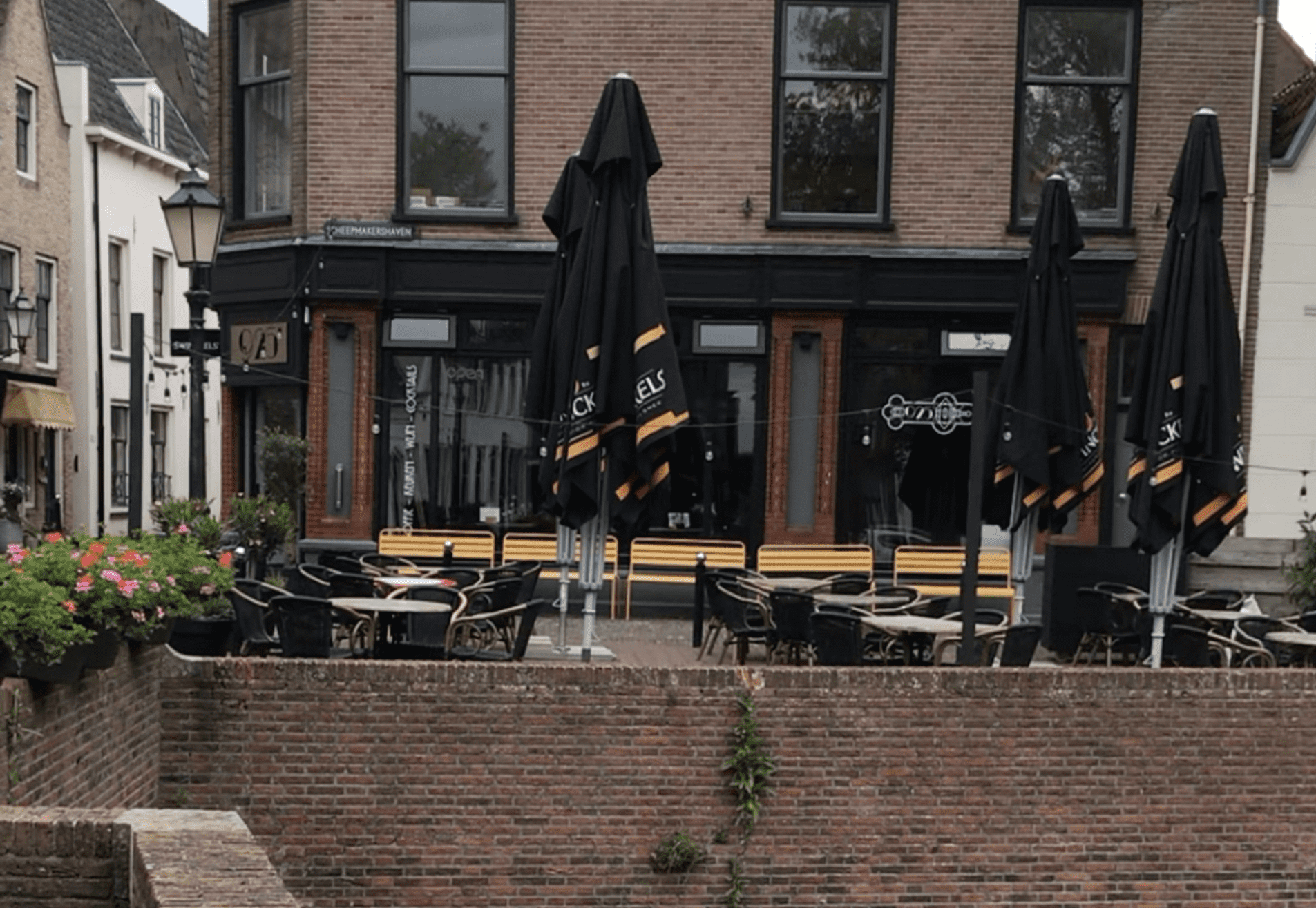 Buitenschilderwerk – Grand Café 925, Schoonhoven